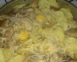 Foto del paso 4 de la receta: Pollo a la criolla con huevos a caballo y queso sardo