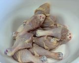 صورة لخطوة 1 من وصفة افخاد الدجاج بالباربكيو صوص BBQ Chicken