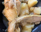 Foto del paso 4 de la receta: Guiso de pollo al ajillo con patatas