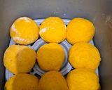 Foto langkah ke 5 dari resep Roti Sobek Labu Kuning Eggless Air Fryer.