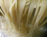 A picture of step 3 of Chicken meatballs spaghetti.