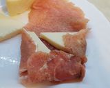 Sajttal-kolbásszal töltött sertéskaraj recept fázis 3 fotója