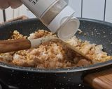 Foto langkah ke 5 dari resep Nasi Goreng Ayam Telur Terasi.