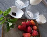 Une image de l'étape 1 de Panna Cotta Vanille et son coulis 🍓fraise-menthe.