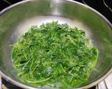 A picture of step 1 of Spinach Soup.