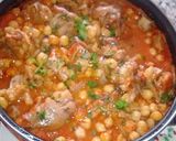 Foto del paso 3 de la receta: Patitas de cerdo con garbanzos