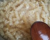 Foto langkah ke 2 dari resep Chicken Stroganoff Pasta.