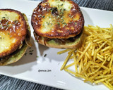 Foto del paso 6 de la receta: Montadito de queso a la plancha con guacamole, cebolla a la miel y mermelada de manzana