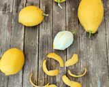 Foto del passaggio 1 della ricetta Sale integrale di Sicilia al profumo di limone