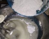 Foto langkah ke 2 dari resep Meringue cookis.