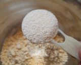 A picture of step 1 of Bread suji pakoda - new style.