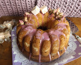 Foto del paso 4 de la receta: Bizcocho bicolor con nougat de rosas y botones de rosas