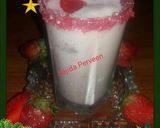 A picture of step 3 of Strawberry Lassi🍓🍺🍓 #KokabandCookpad #ramadankitiyari.