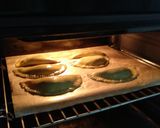 Foto del paso 7 de la receta: Empanadillas de aguacate al horno