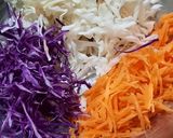 Foto del paso 4 de la receta: Ensalada coleslaw - cortada en mandolina (sin crema)
