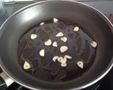 Foto del paso 2 de la receta Almejas a la marinera