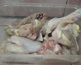 Foto langkah ke 1 dari resep Semur ayam ala mama juna.