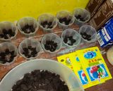 Foto langkah ke 1 dari resep Puding oreo 3 lapis.