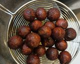गुलाब जामून (gulab jamun recipe in marathi) रेसिपी स्टेप 2 फोटो 
