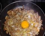 Foto del paso 2 de la receta: Revuelto de setas con jengibre, albahaca y pimentón