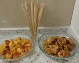 Foto del paso 8 de la receta Brochetas de pollo al curry con caquis y uvas caramelizados
