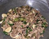 Foto langkah ke 6 dari resep Tumis Usus Ayam.