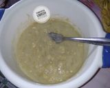 Foto langkah ke 2 dari resep Bolu pisang kukus no mixer.