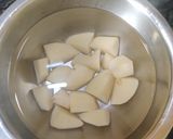 A picture of step 1 of Spiny gourd potato dry curry.