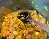 Foto del paso 4 de la receta: Pollo al curry con piña y leche de coco