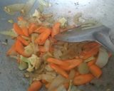 Foto langkah ke 2 dari resep Capcay goreng simple.