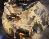 Foto del paso 5 de la receta: Sopa de Choritos y Almejas estilo Thai