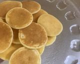 Foto langkah ke 4 dari resep Sweet Cereal Pancake (Pancake Mini).