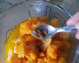 Foto del paso 5 de la receta: Crema de calabaza y batata con queso feta