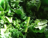Foto del paso 1 de la receta: Potaje de garbanzos trufados con kale