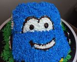 A picture of step 4 of Car theme cake 🎂.