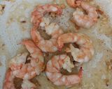 Foto langkah ke 2 dari resep Udang Telur Masak Saus Tiram.