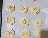 A picture of step 2 of Piping cookies.