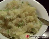 A picture of step 1 of Christmas Salad like a pudding.
