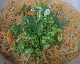 Foto langkah ke 4 dari resep Bihun goreng.
