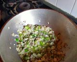 લીલી ડુંગળી બટાકા નું શાક (Spring Onoin Potato sabji Recipe In Gujarati) રેસીપી સ્ટેપ2ફોટો