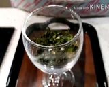 A picture of step 1 of Mint and aami mojito.