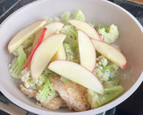 Foto del paso 4 de la receta: Pechuga de pollo con coliflor y manzana