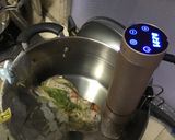 A picture of step 2 of Chicken leg with garlics and pepper sauce (using sous-vide machine).