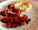 Foto del paso 4 de la receta: Bacon y huevo frito