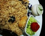 A picture of step 5 of Chicken Pulao (left over) 🍲🍗😋.