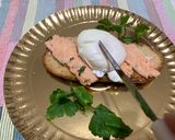 A picture of step 2 of Toasted Bread with Salmon and Poached Egg.