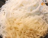 Hình bước làm 2 của món Bún gạo xào hải sản 🦞
