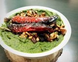 A picture of step 6 of Lahasuni palak garlic spinach curry.