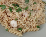 Foto del paso 7 de la receta: 🍝Espirales (fusilli) con gambas🦐 al ajo 🧄 y huevo🥚