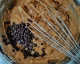Foto langkah ke 4 dari resep Choco Banana Muffin.